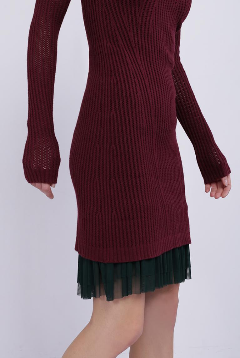 Вязаное бордовое платье от J&K