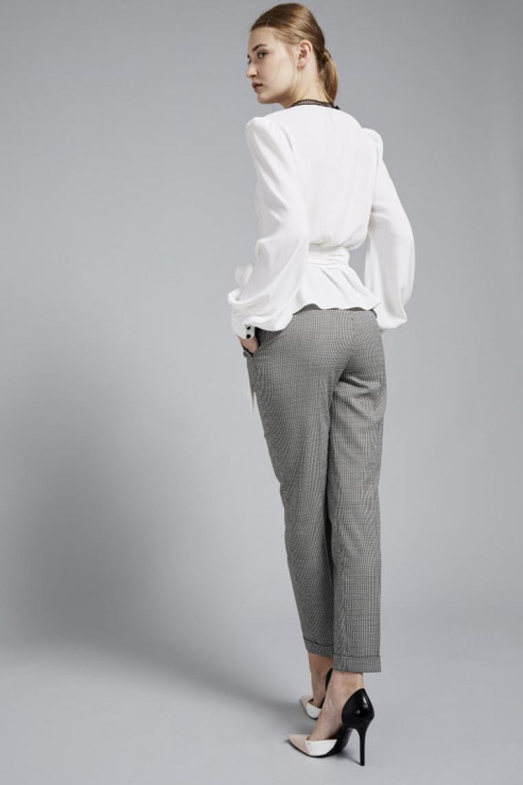 Классические серые брюки от Dandara