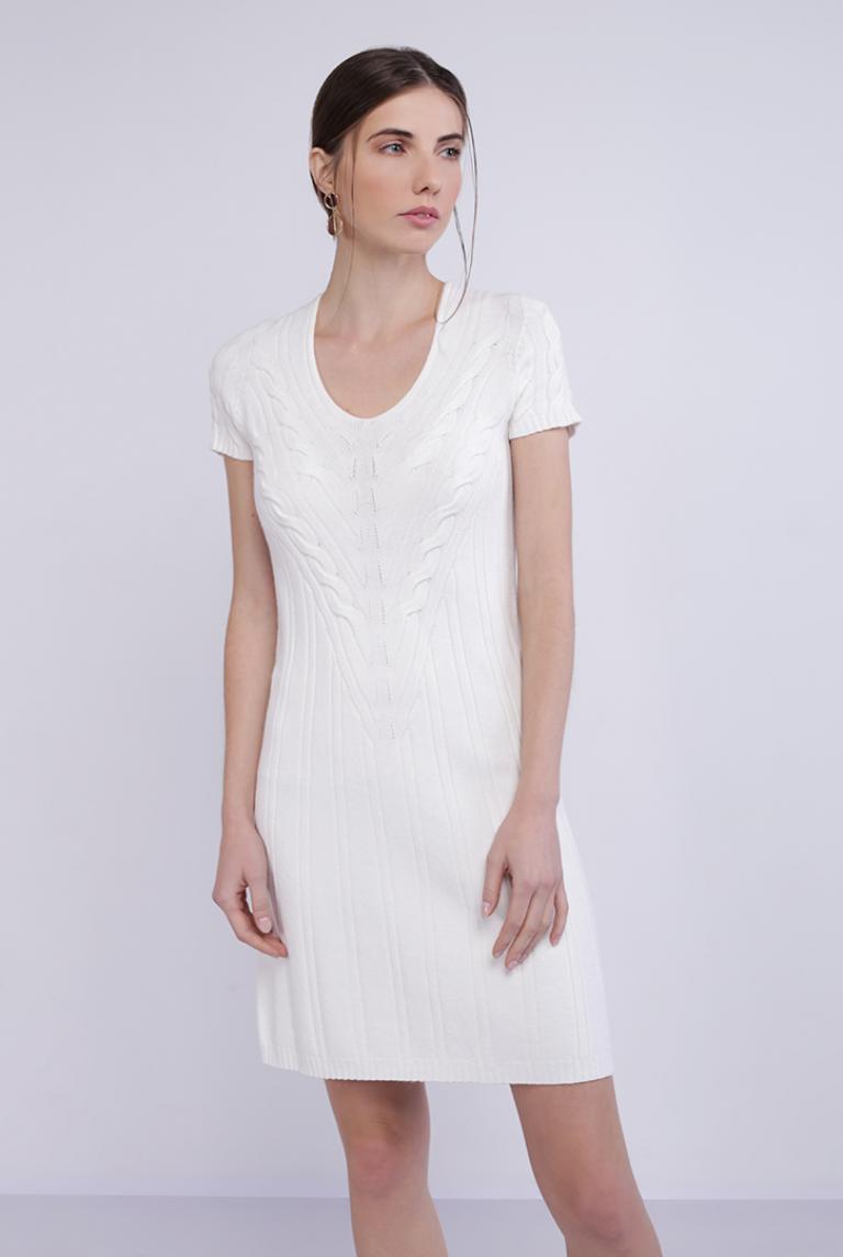 Короткое белое трикотажное платье от J&K
