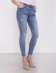 Светлые джинсы с необработанным краем от Miss Bon Bon 