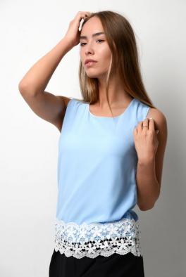 Блузка Голубая блузка с кружевами без рукавов