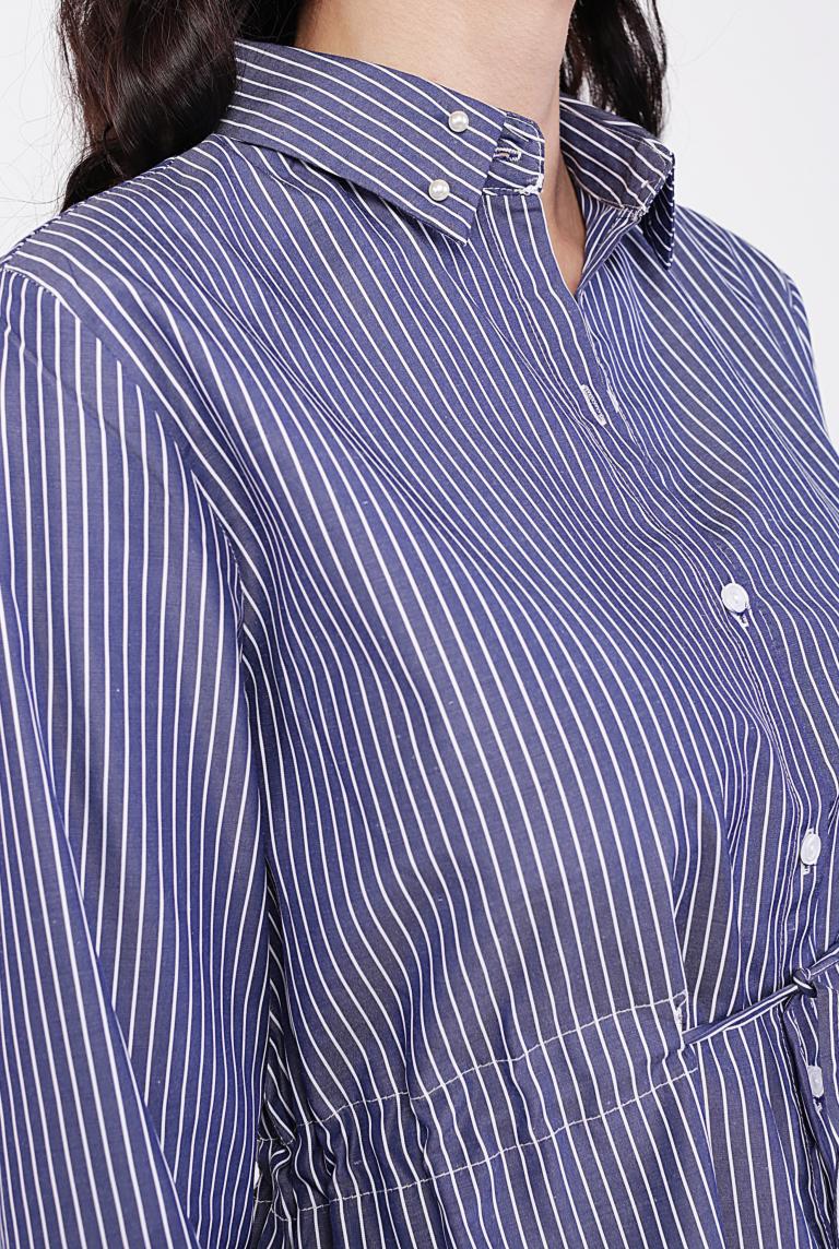 Темно-синяя рубашка с поясом на талии от Bludeise 