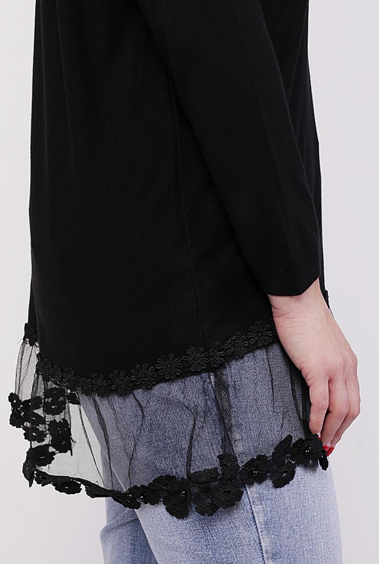 Легкий черный джемпер с кружевом для пышных форм от E-Woman
