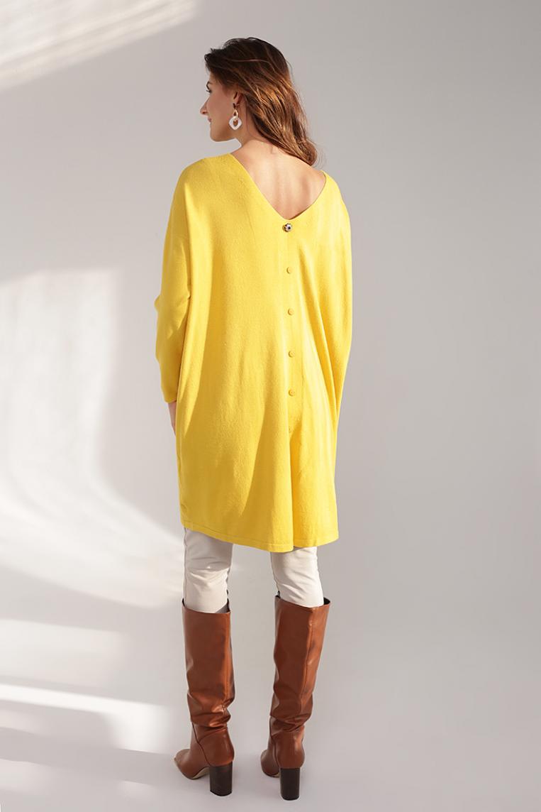 Удлиненный джемпер с открытой спиной горчичного цвета от E-Woman 