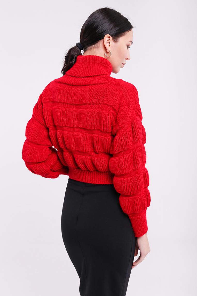 Красный свитер с высоким горлом от FASHION
