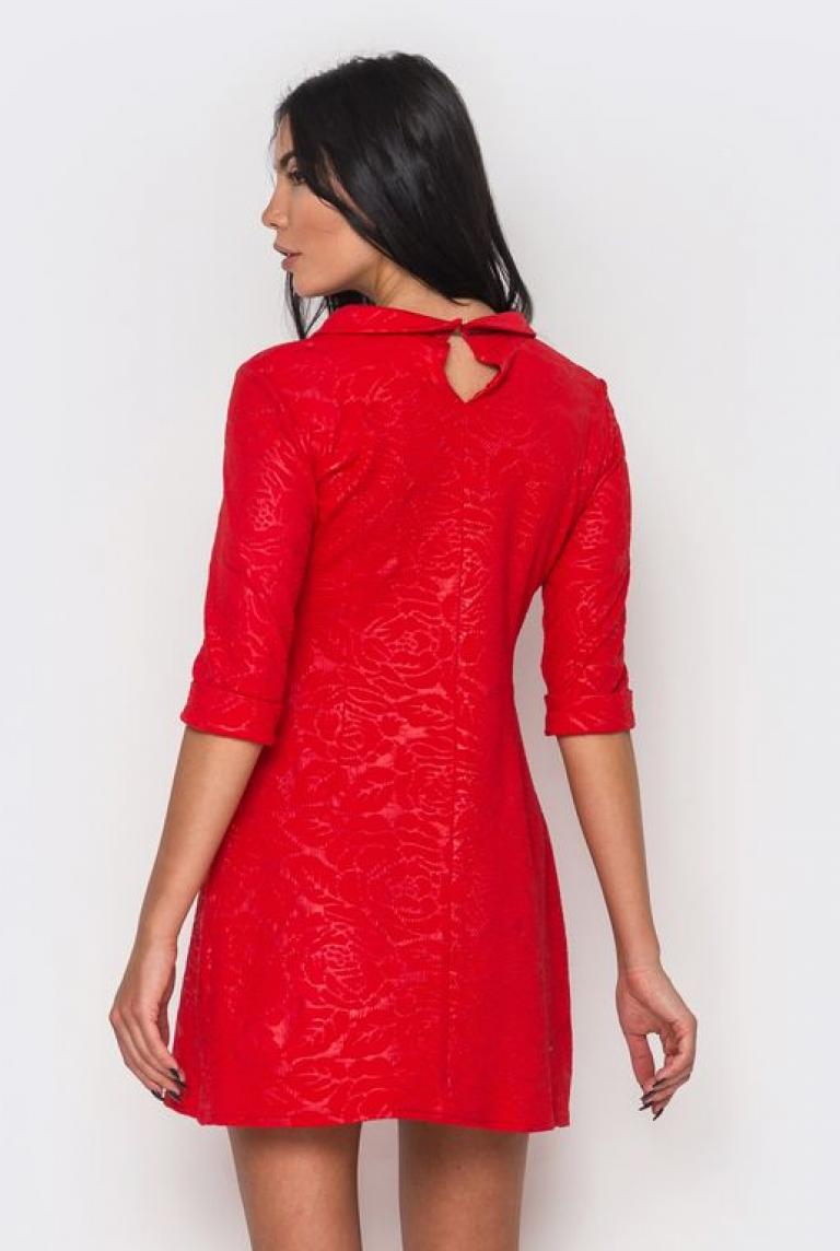 Нарядное красное платье из жаккарда