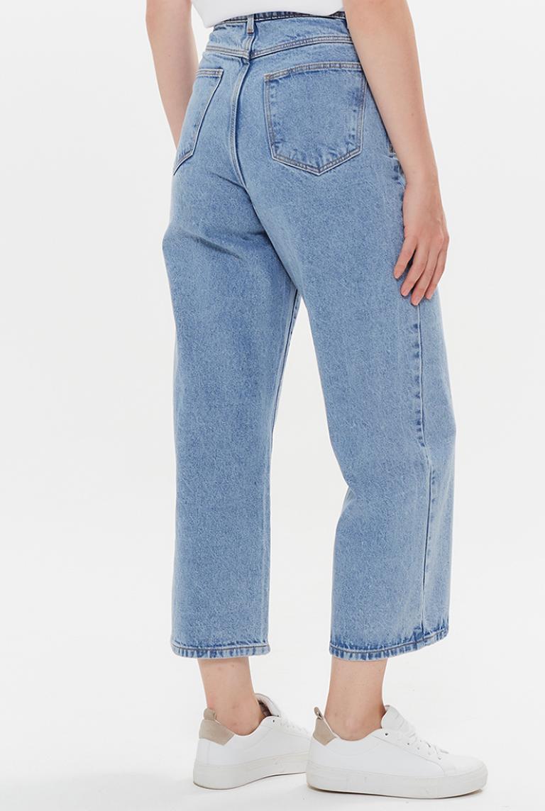 Голубые джинсы на высокой талии от Vero Moda