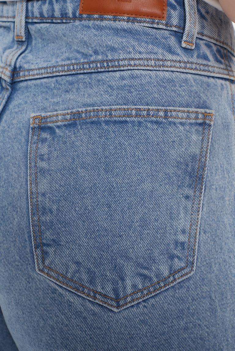 Голубые джинсы на высокой талии от Vero Moda