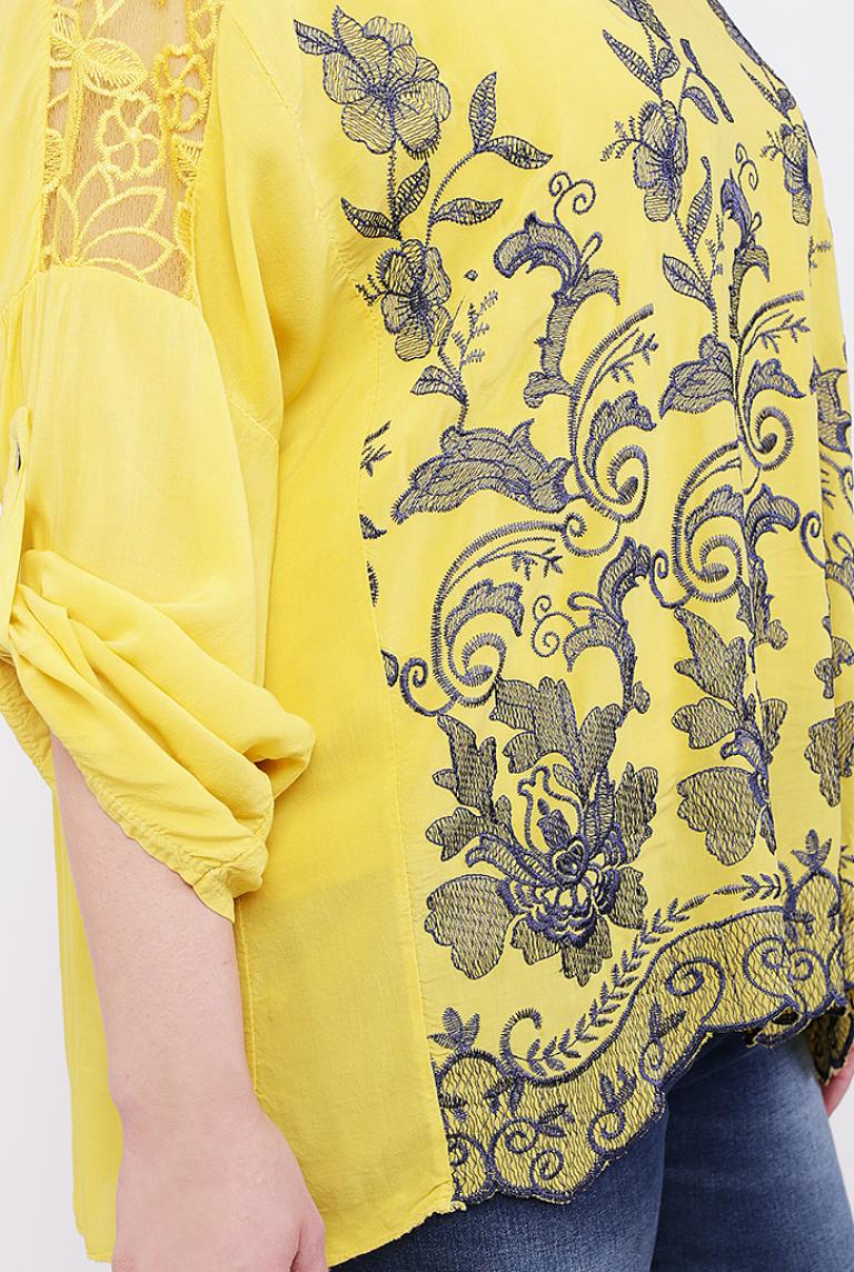 Шелковая желтая блуза от New Grinta с принтом