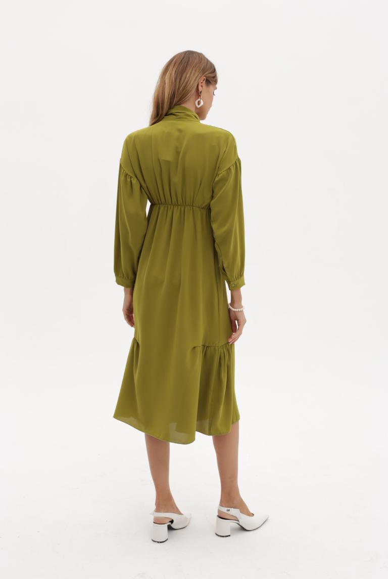 Зеленое стильное платье ниже колен от Z ONE