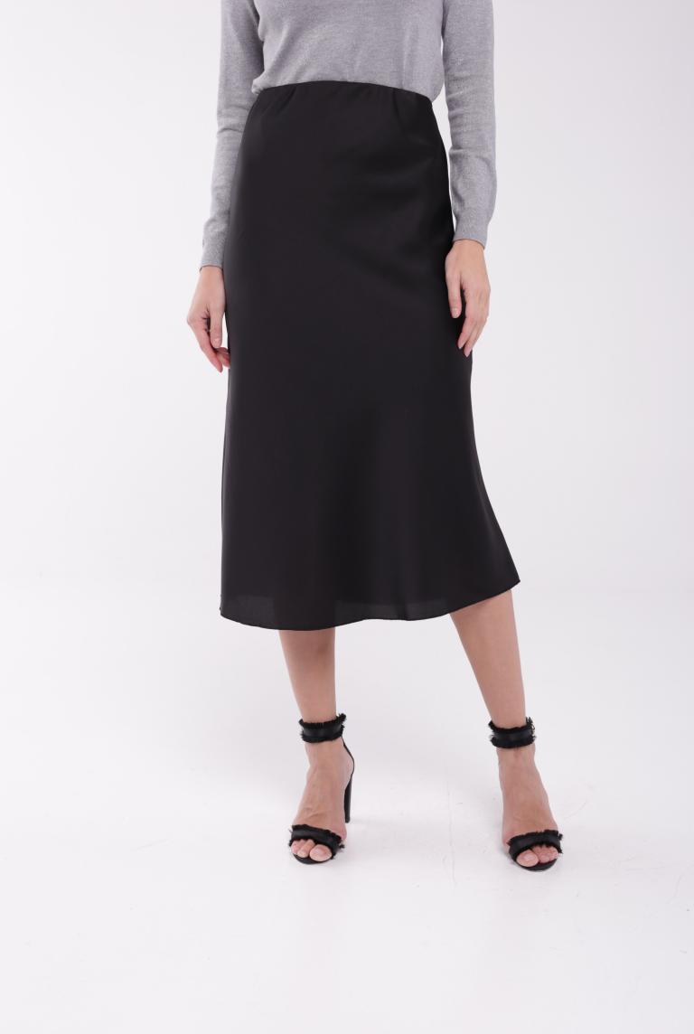 Атласная черная юбка миди от New Collection