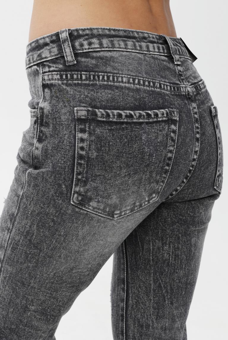 Укороченные серо-черные джинсы от Miss Bon Bon