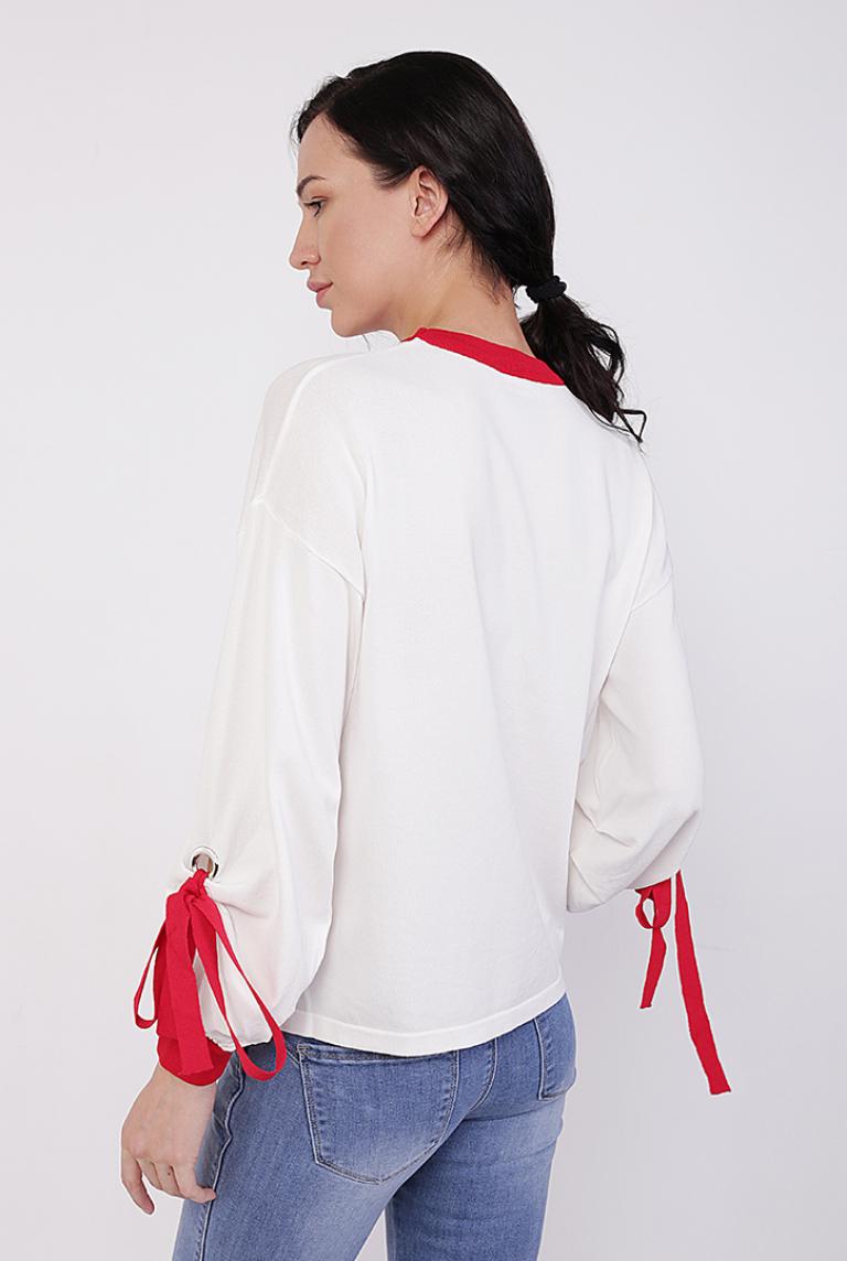 Бело-красный джемпер с бантами на рукавах от Beauty Women