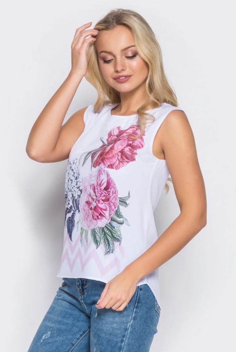 Стильная блузка с цветочным принтом