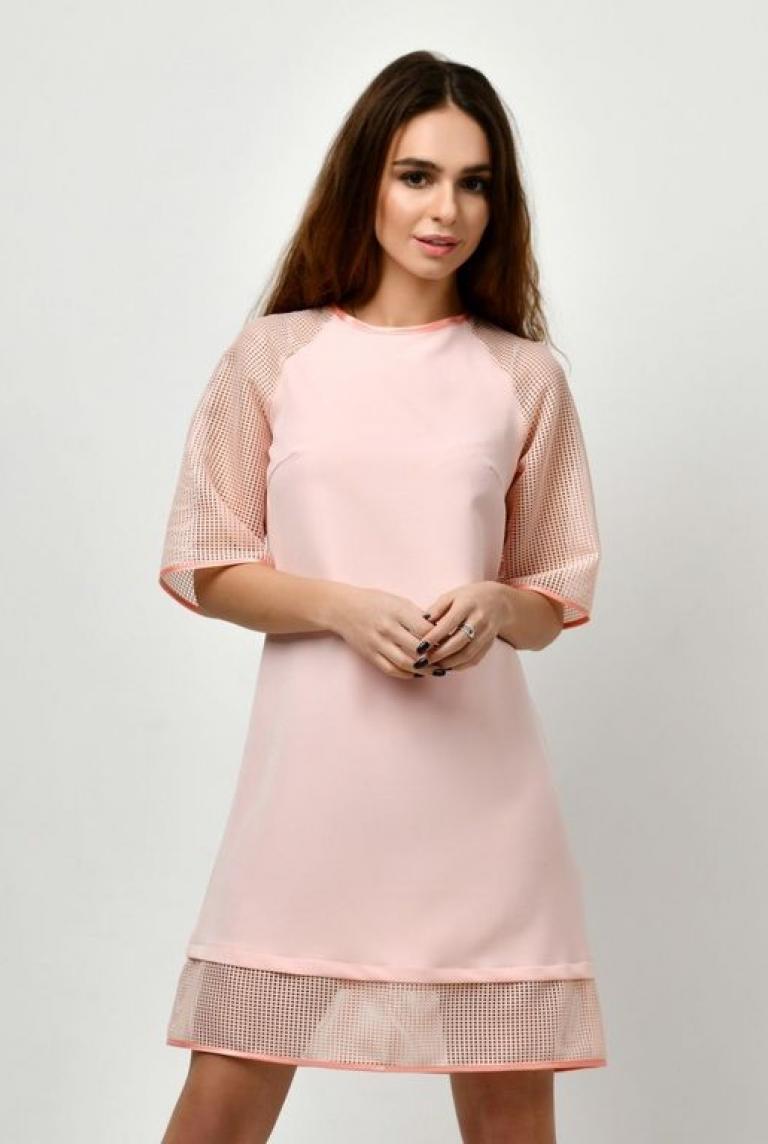 Платье из костюмной ткани розового цвета