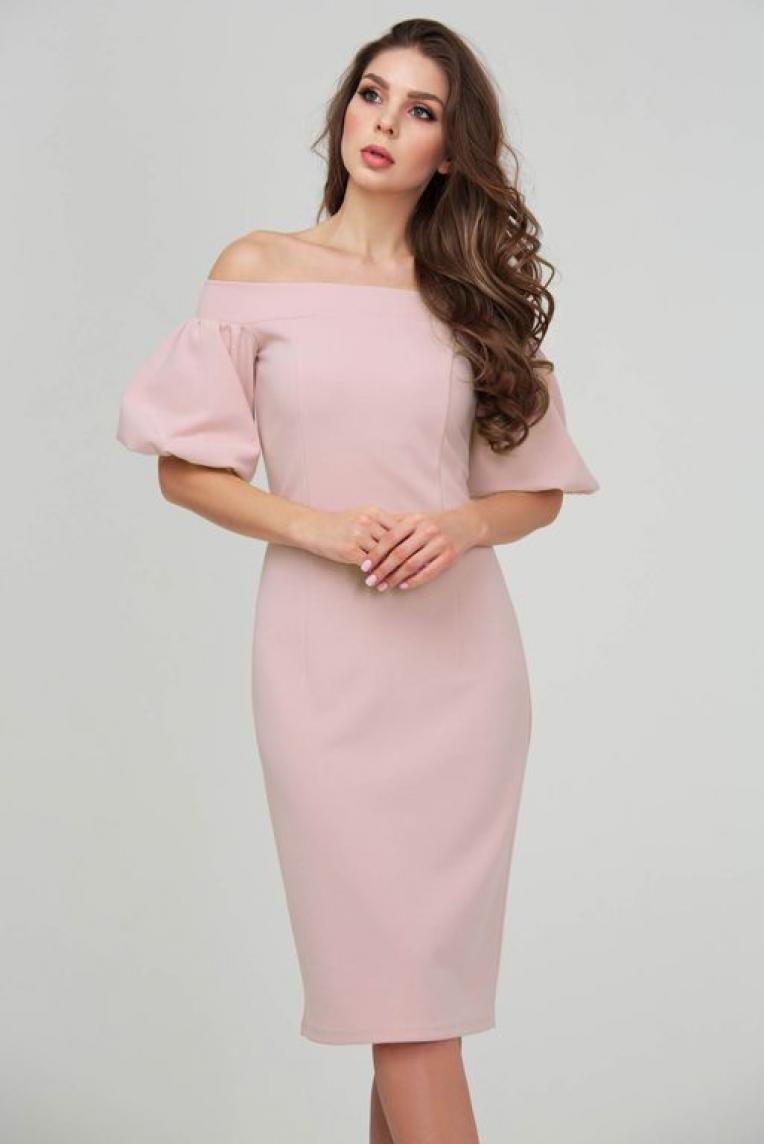 Розовое платье-футляр